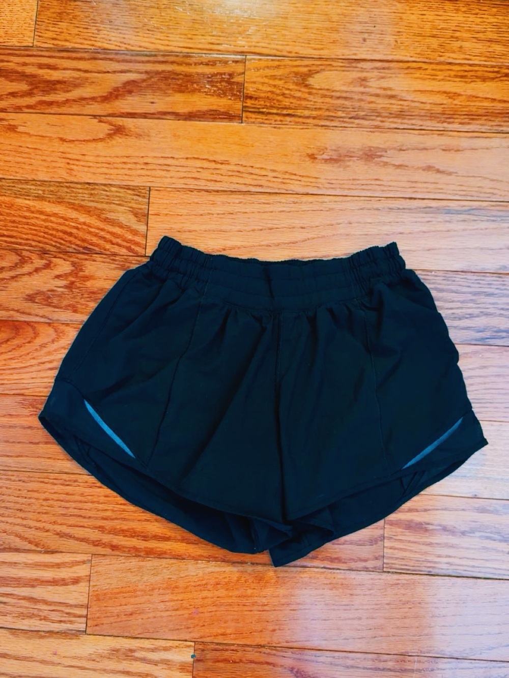 Lululemon Hotty Hot Low-Rise Lined Short 2.5
